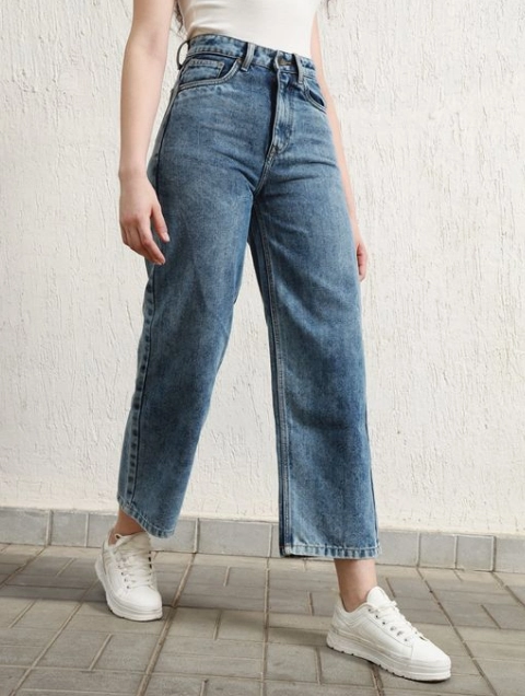 Women Baggy Fit High-Rise Heavy Fade Jeans